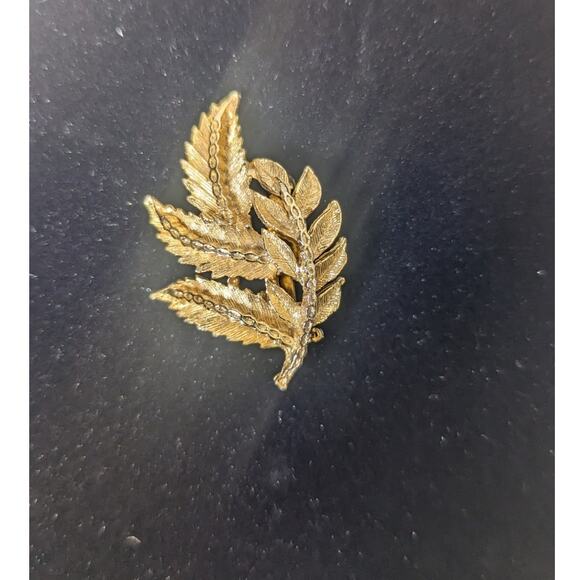 Gold Tone leaf foliage branch pin Brooch used unsigned intricate - Picture 3 of 5